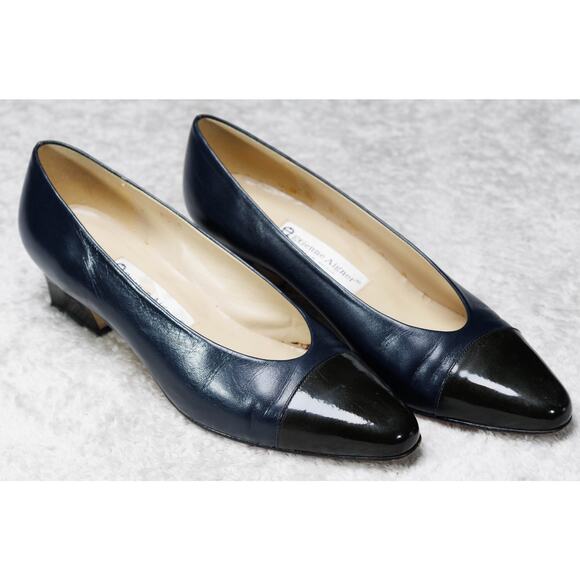 Etienne Aigner Vintage Ann Marie Navy and Black Toe Cap Pumps Womens Size 8.5 - Picture 1 of 16